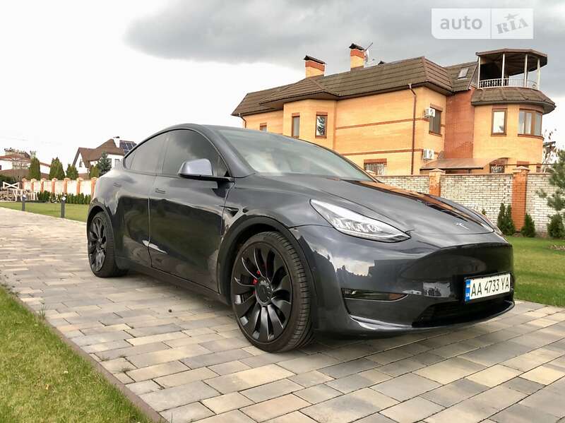 Внедорожник / Кроссовер Tesla Model Y 2020 в Киеве