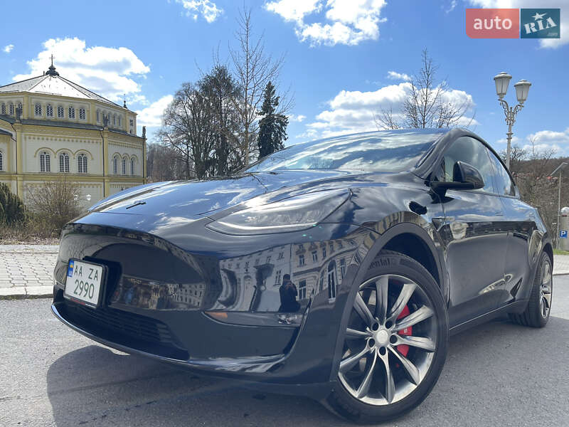 Внедорожник / Кроссовер Tesla Model Y 2020 в Киеве