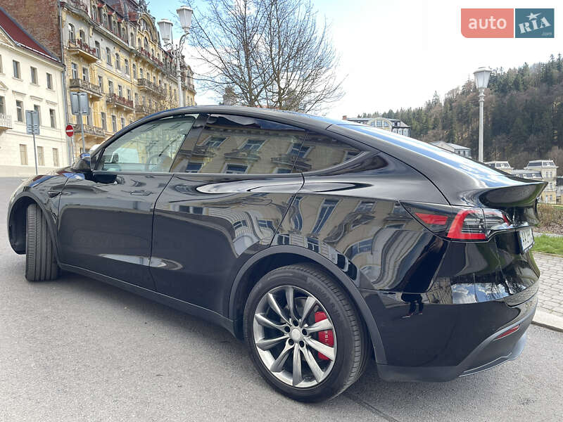 Внедорожник / Кроссовер Tesla Model Y 2020 в Киеве