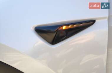 Внедорожник / Кроссовер Tesla Model Y 2020 в 