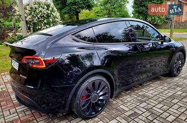 Внедорожник / Кроссовер Tesla Model Y 2021 в 