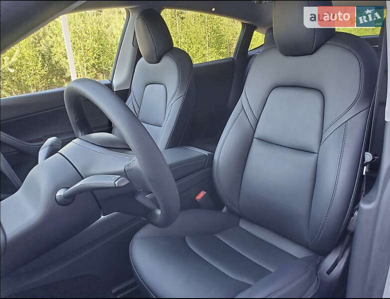 Внедорожник / Кроссовер Tesla Model Y 2020 в Киеве