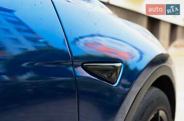 Внедорожник / Кроссовер Tesla Model Y 2021 в 