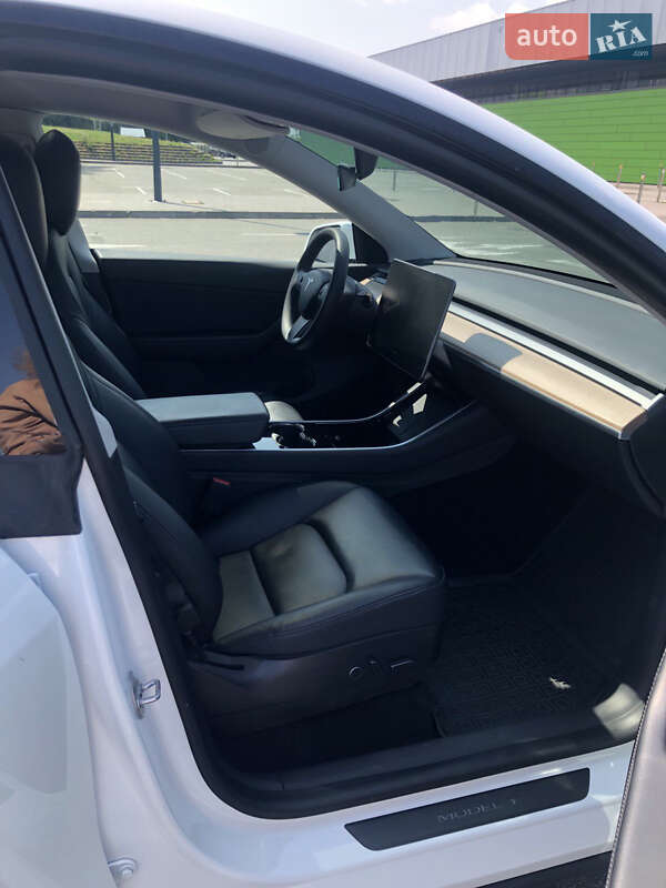 Внедорожник / Кроссовер Tesla Model Y 2020 в Киеве