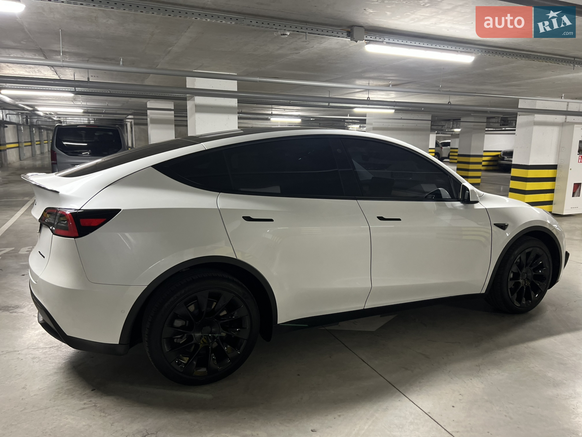 2020 Tesla Model Y - мініатюра 9