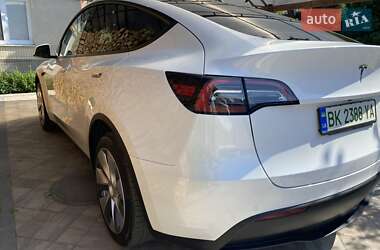 Позашляховик / Кросовер Tesla Model Y 2021 в 