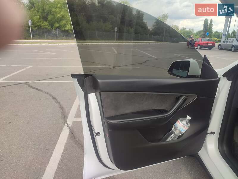 Позашляховик / Кросовер Tesla Model Y 2020 в Запоріжжі