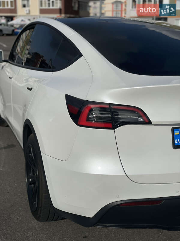 Внедорожник / Кроссовер Tesla Model Y 2021 в Киеве