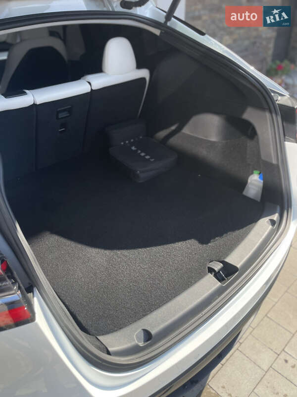 Внедорожник / Кроссовер Tesla Model Y 2021 в Киеве