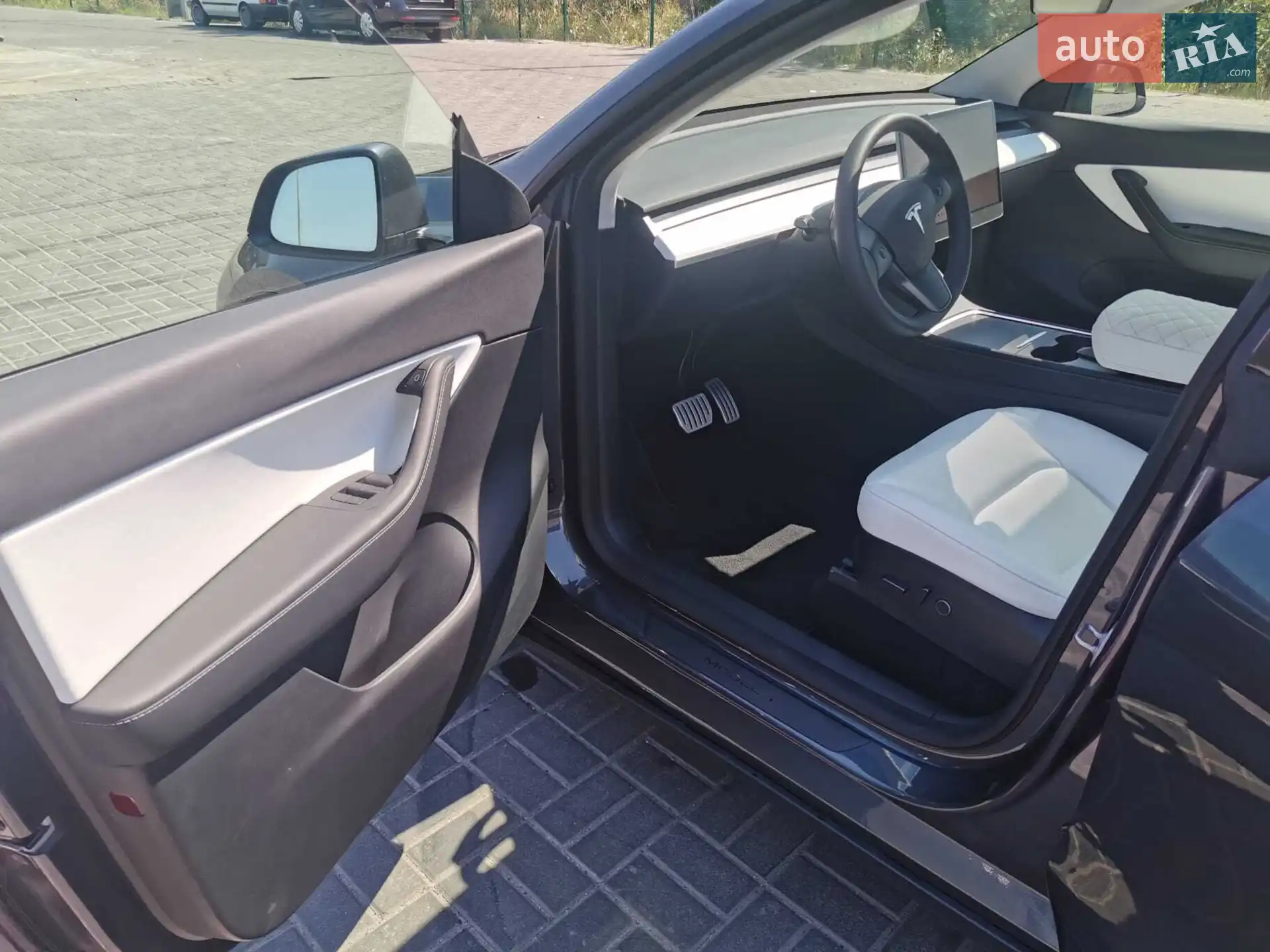 2022 Tesla Model Y - мініатюра 11