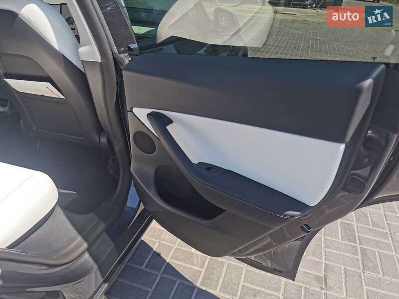 Внедорожник / Кроссовер Tesla Model Y 2022 в Днепре