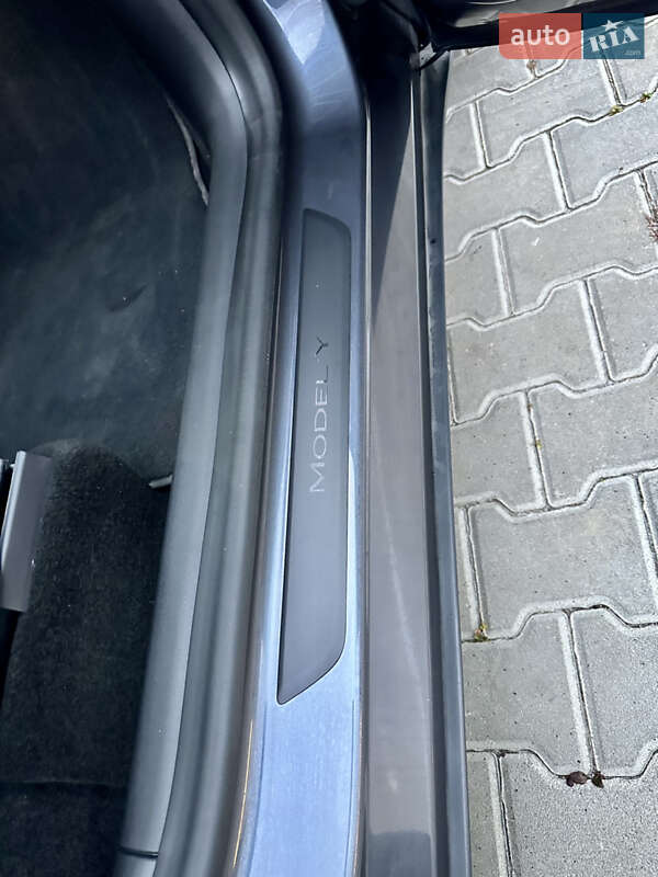 Позашляховик / Кросовер Tesla Model Y 2020 в Тернополі