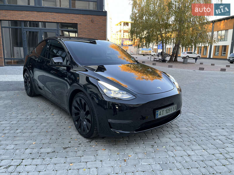 Позашляховик / Кросовер Tesla Model Y 2022 в Івано-Франківську