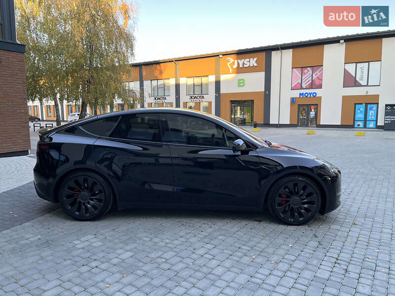 Позашляховик / Кросовер Tesla Model Y 2022 в Івано-Франківську