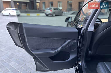 Внедорожник / Кроссовер Tesla Model Y 2022 в 