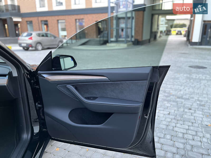 Позашляховик / Кросовер Tesla Model Y 2022 в Івано-Франківську