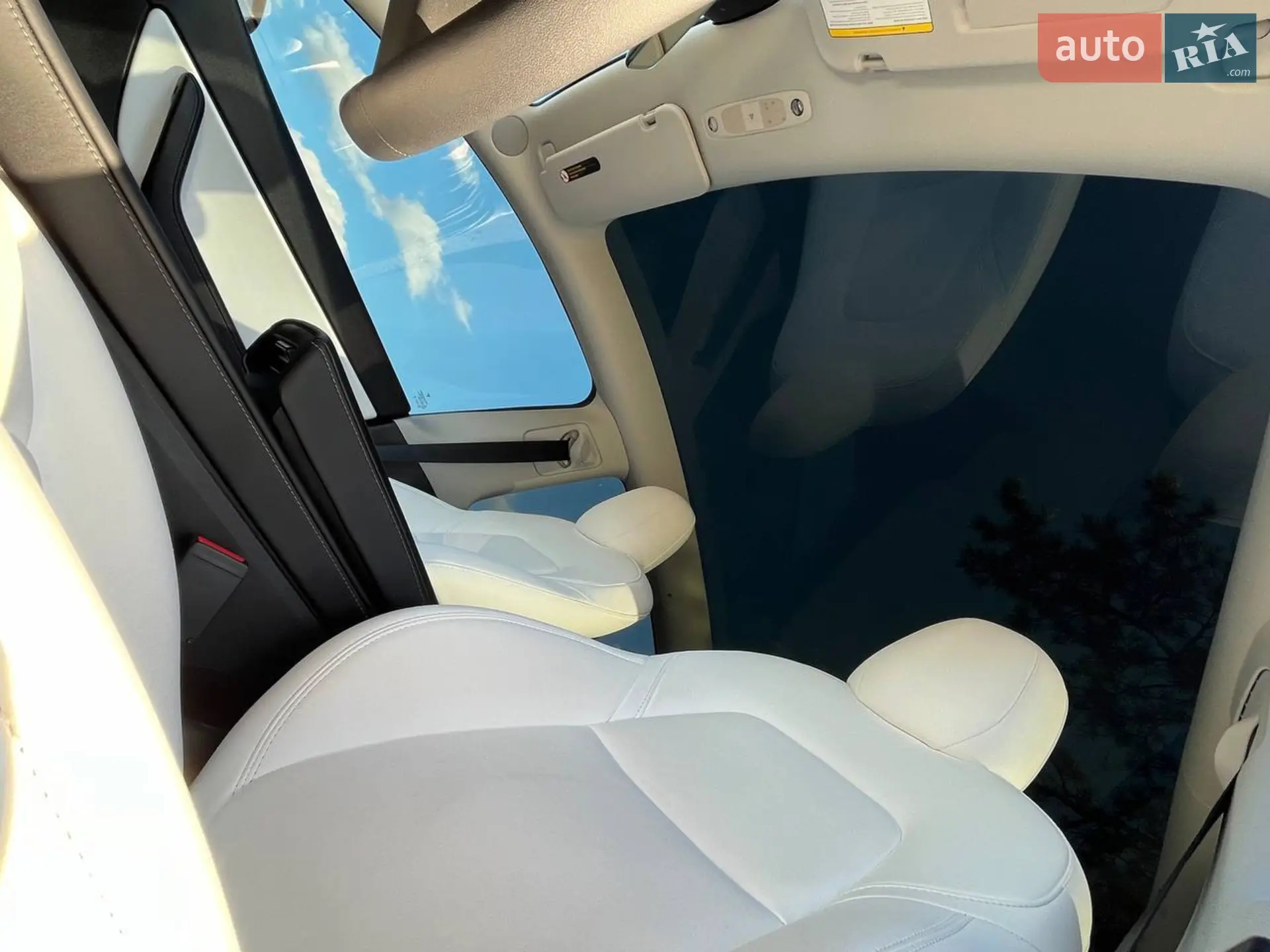 2022 Tesla Model Y - мініатюра 17