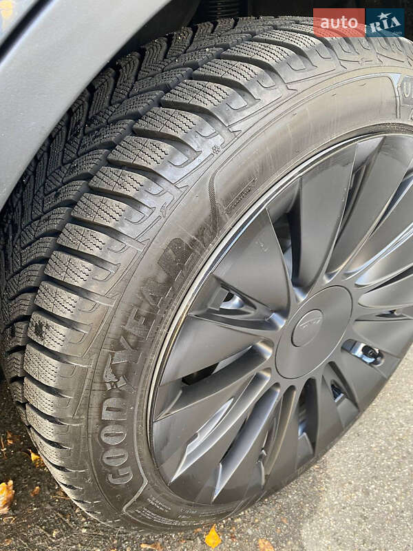 Позашляховик / Кросовер Tesla Model Y 2022 в Києві