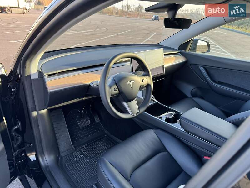 Внедорожник / Кроссовер Tesla Model Y 2020 в Ровно