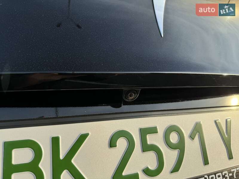 Внедорожник / Кроссовер Tesla Model Y 2020 в Ровно
