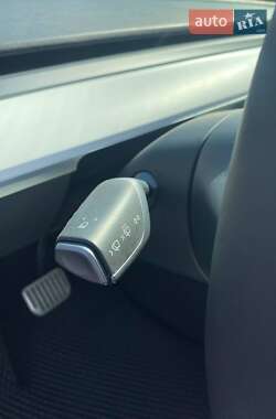 Внедорожник / Кроссовер Tesla Model Y 2022 в 