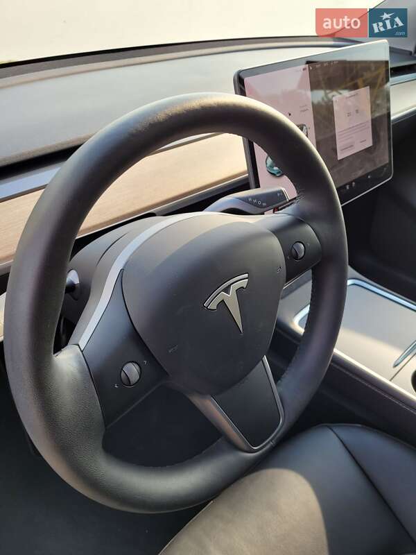 Позашляховик / Кросовер Tesla Model Y 2021 в Рівному