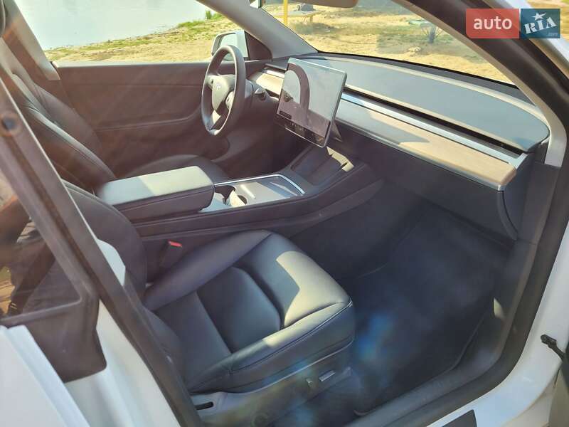 Позашляховик / Кросовер Tesla Model Y 2021 в Рівному