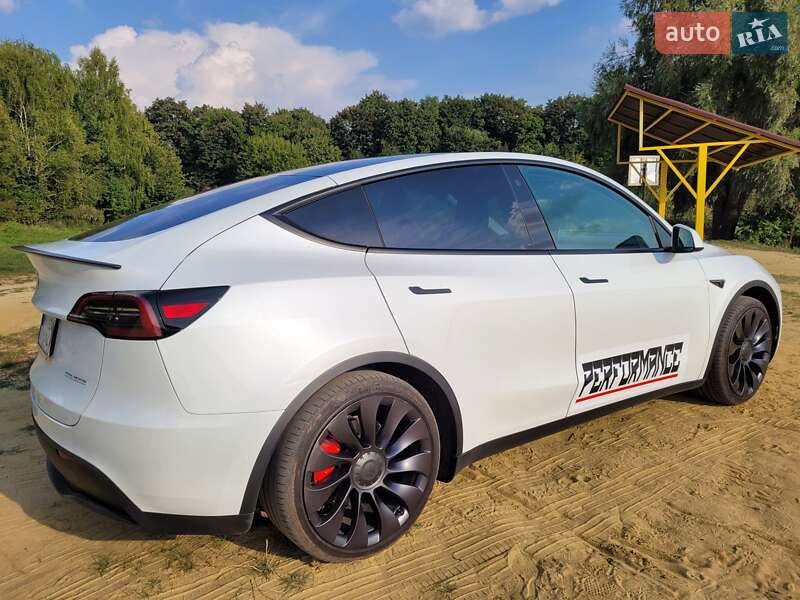 Позашляховик / Кросовер Tesla Model Y 2021 в Рівному