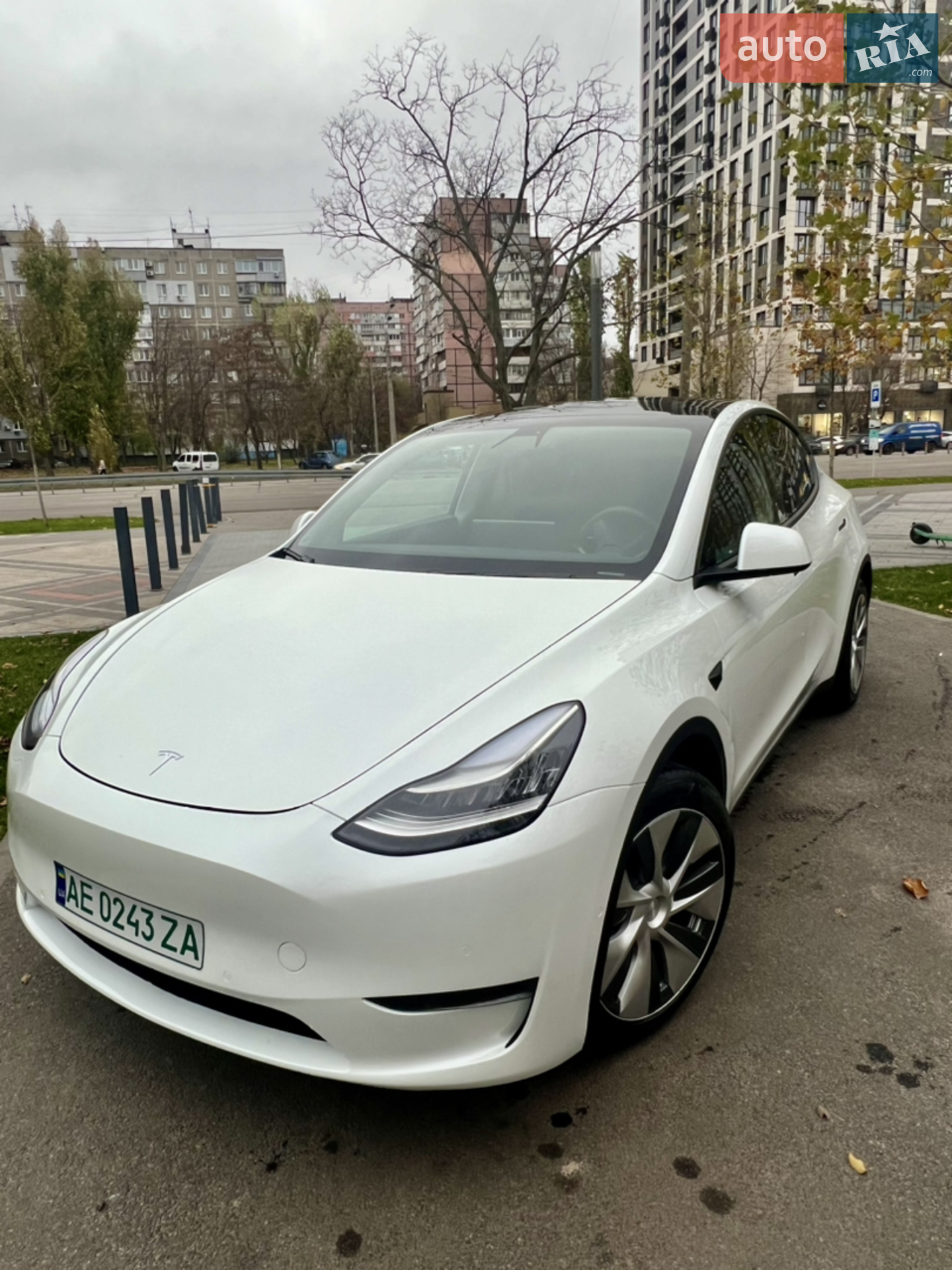 2020 Tesla Model Y - мініатюра 9