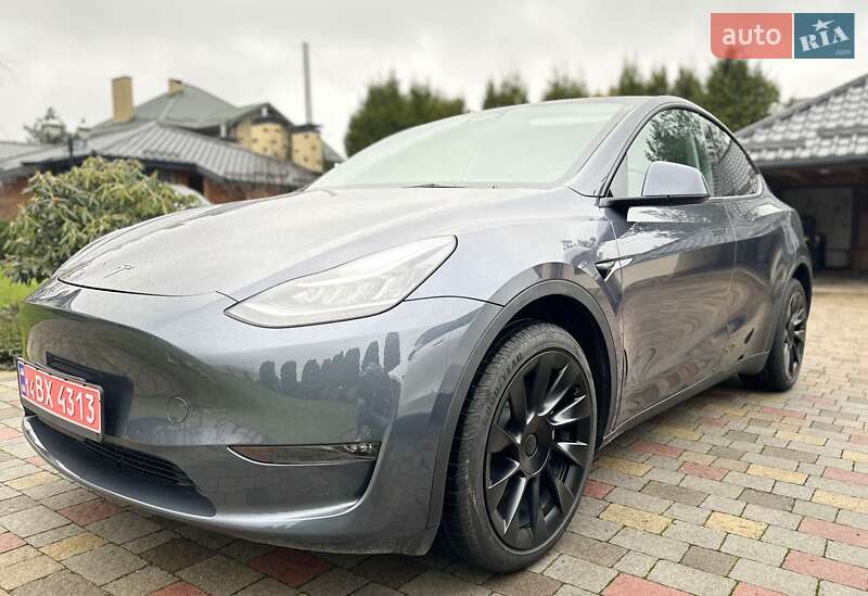 Tesla Model Y 2023