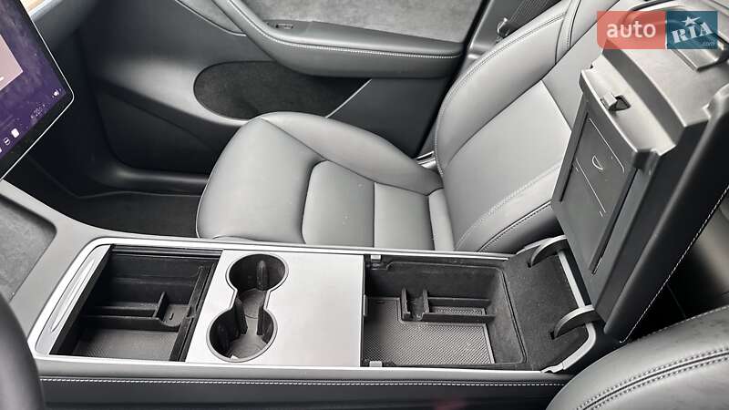 Позашляховик / Кросовер Tesla Model Y 2023 в Львові