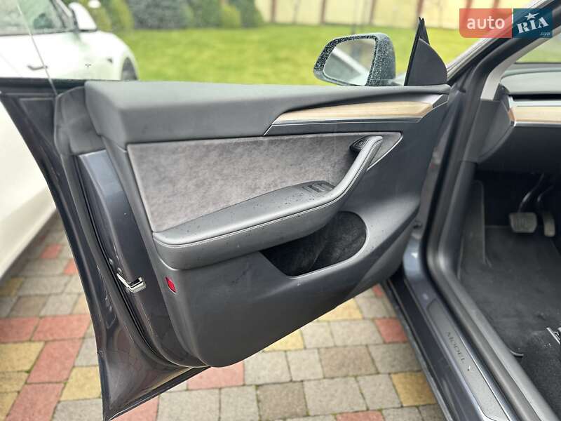 Позашляховик / Кросовер Tesla Model Y 2023 в Львові