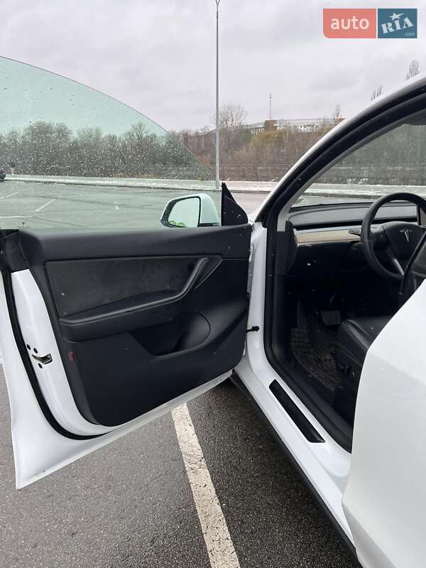 Внедорожник / Кроссовер Tesla Model Y 2021 в Сумах