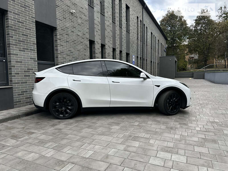 Позашляховик / Кросовер Tesla Model Y 2022 в Дніпрі