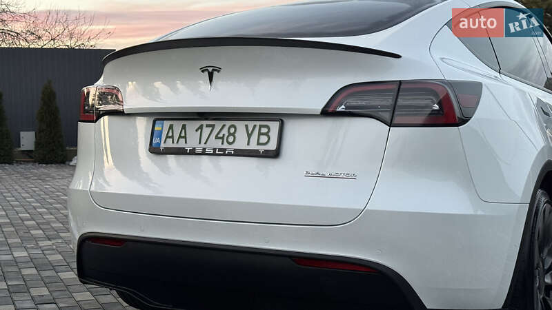 Позашляховик / Кросовер Tesla Model Y 2022 в Києві