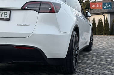 Внедорожник / Кроссовер Tesla Model Y 2022 в Киеве