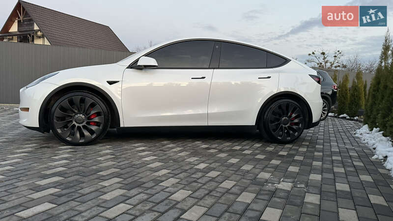 Позашляховик / Кросовер Tesla Model Y 2022 в Києві