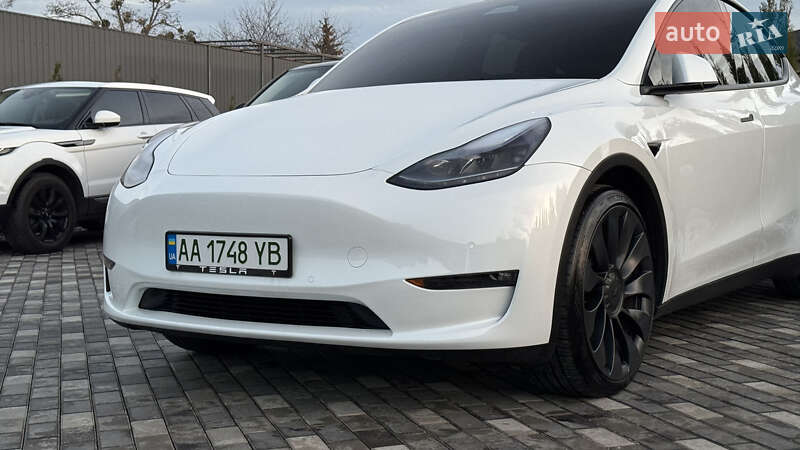 Позашляховик / Кросовер Tesla Model Y 2022 в Києві