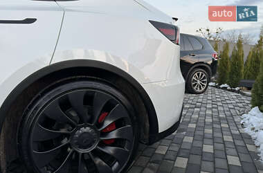 Внедорожник / Кроссовер Tesla Model Y 2022 в Киеве