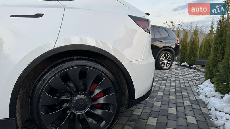 Позашляховик / Кросовер Tesla Model Y 2022 в Києві