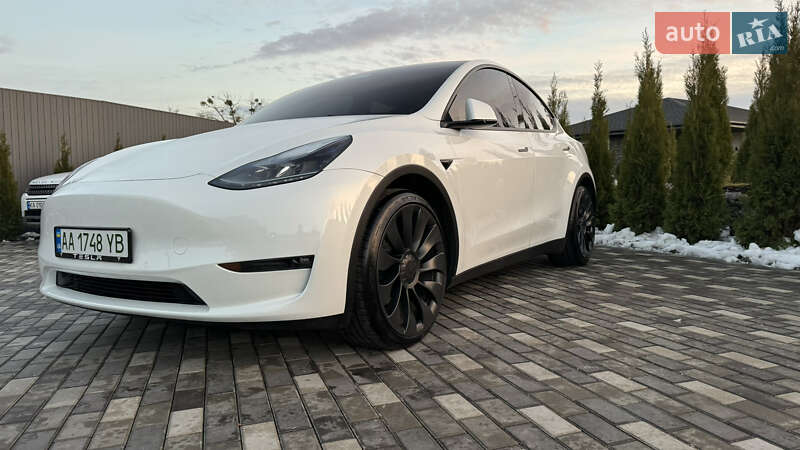 Позашляховик / Кросовер Tesla Model Y 2022 в Києві