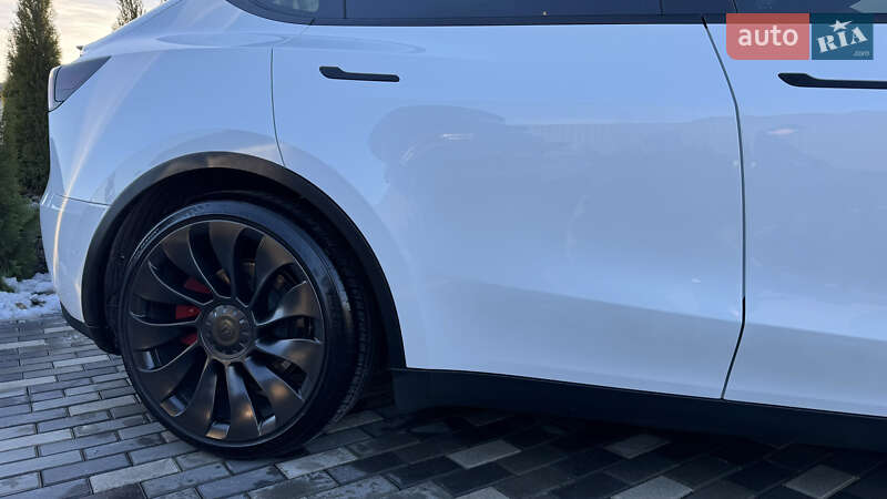 Позашляховик / Кросовер Tesla Model Y 2022 в Києві