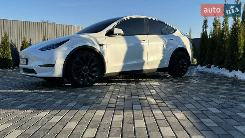Позашляховик / Кросовер Tesla Model Y 2022 в Києві
