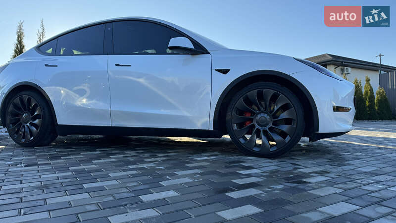 Позашляховик / Кросовер Tesla Model Y 2022 в Києві