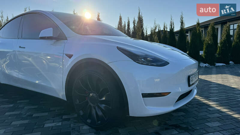 Позашляховик / Кросовер Tesla Model Y 2022 в Києві