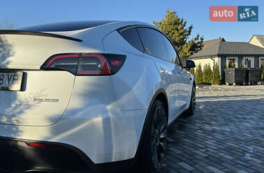 Внедорожник / Кроссовер Tesla Model Y 2022 в Киеве