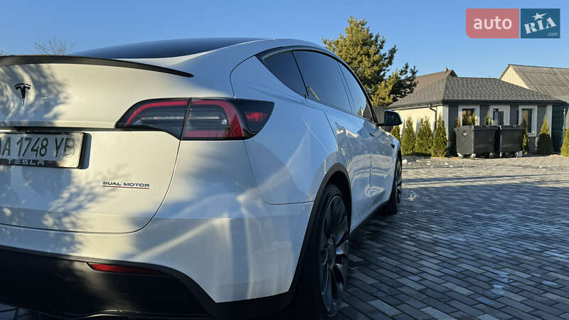 Позашляховик / Кросовер Tesla Model Y 2022 в Києві