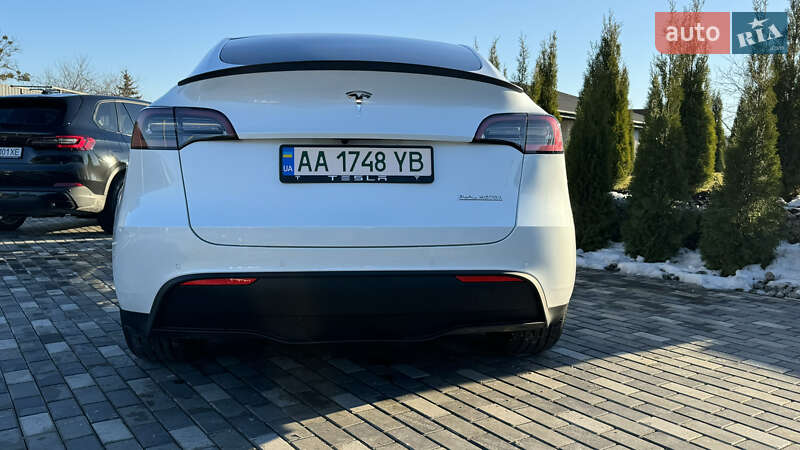 Позашляховик / Кросовер Tesla Model Y 2022 в Києві