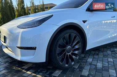 Внедорожник / Кроссовер Tesla Model Y 2022 в Киеве