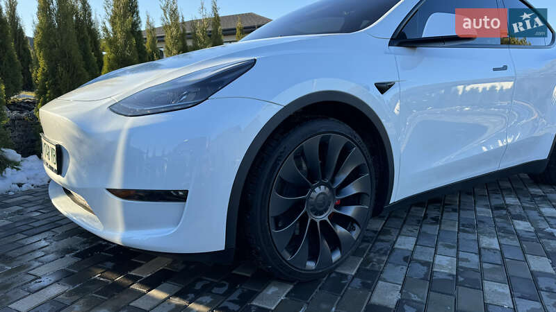 Позашляховик / Кросовер Tesla Model Y 2022 в Києві